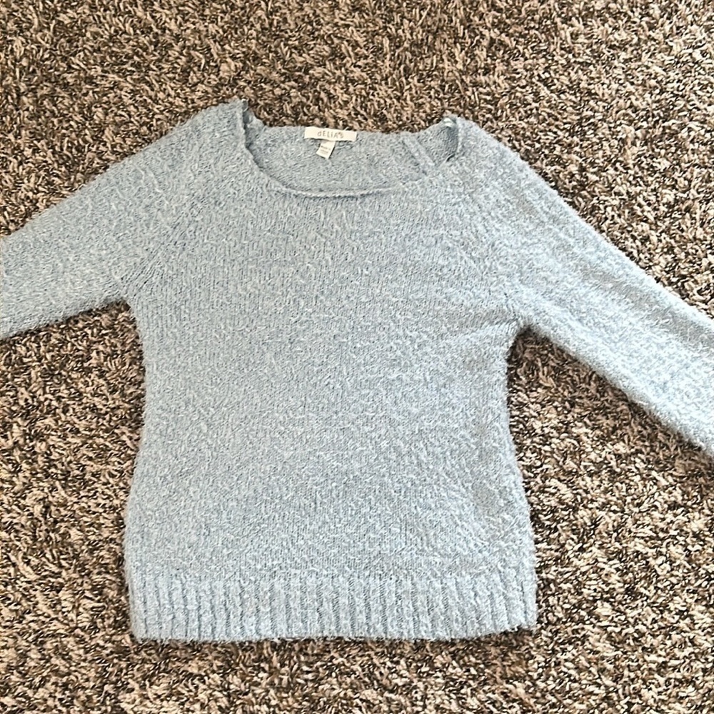 Delia’s Sweater - Picture 4 of 7